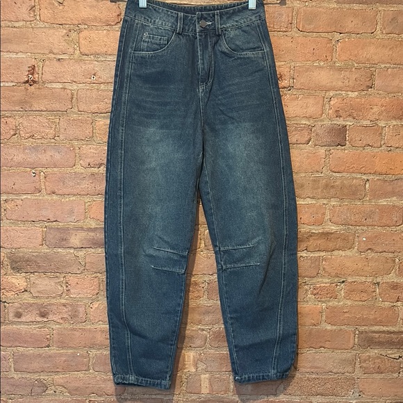 NWOT Amazon Mid-Rise Barrel Leg Jeans - Picture 5 of 8